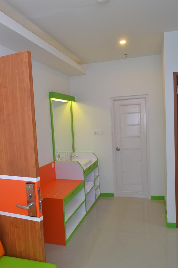 Titanium Express Homtel Hotel Jakarta Exterior photo